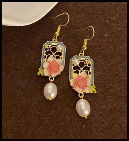 Flower and pearl enamel - Earrings - Gold - 1"