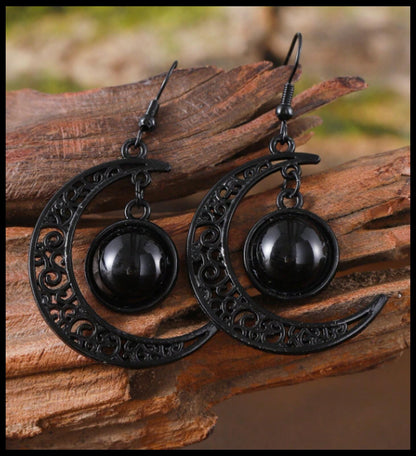 Black gothic crescent moon - Earrings - Gold - 1.5"