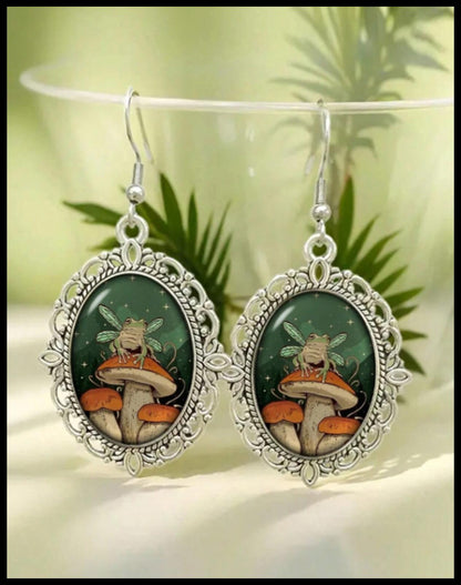 Green vintage style frog mushroom - Earrings - Silver - 1.3"