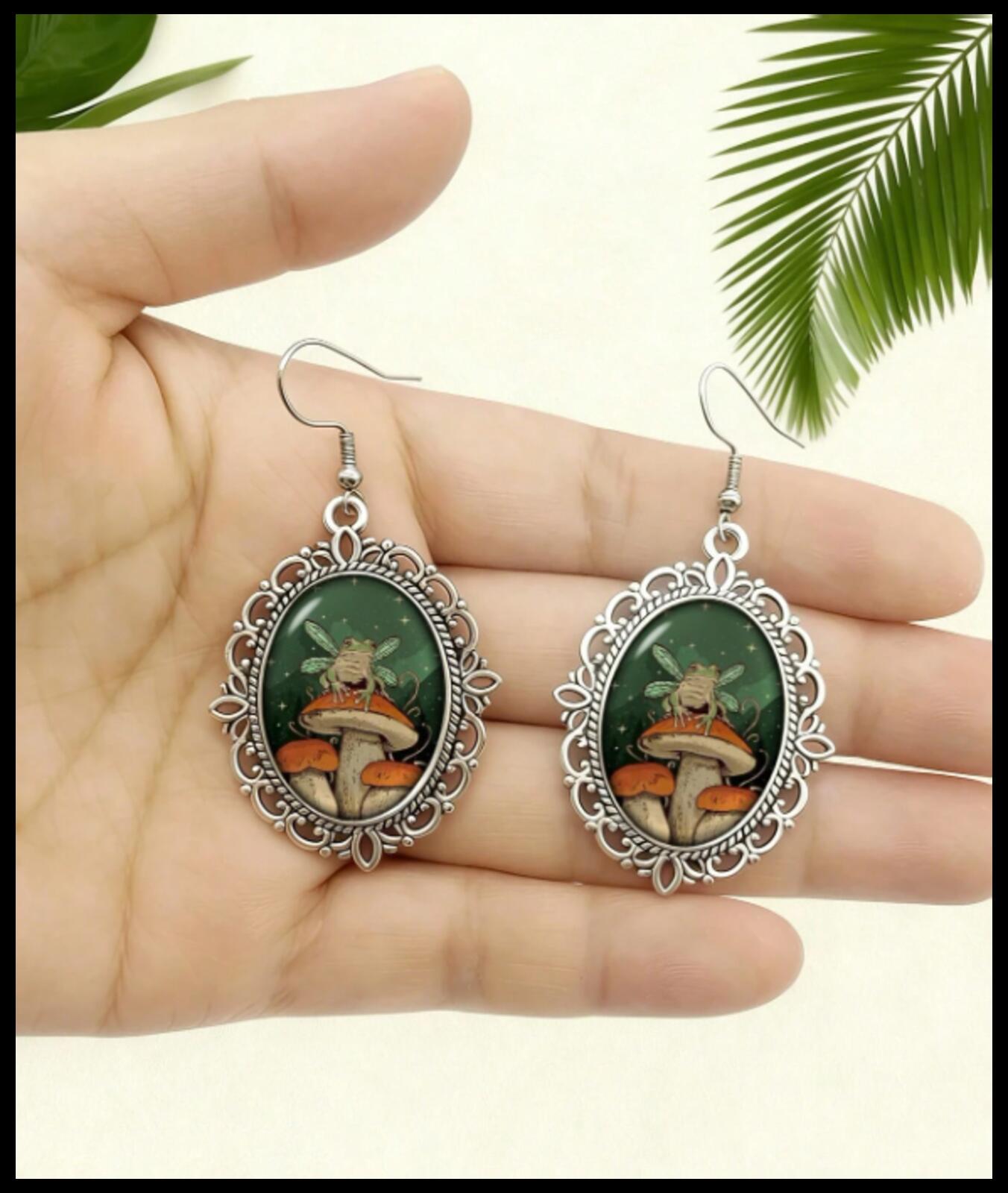 Green vintage style frog mushroom - Earrings - Silver - 1.3"