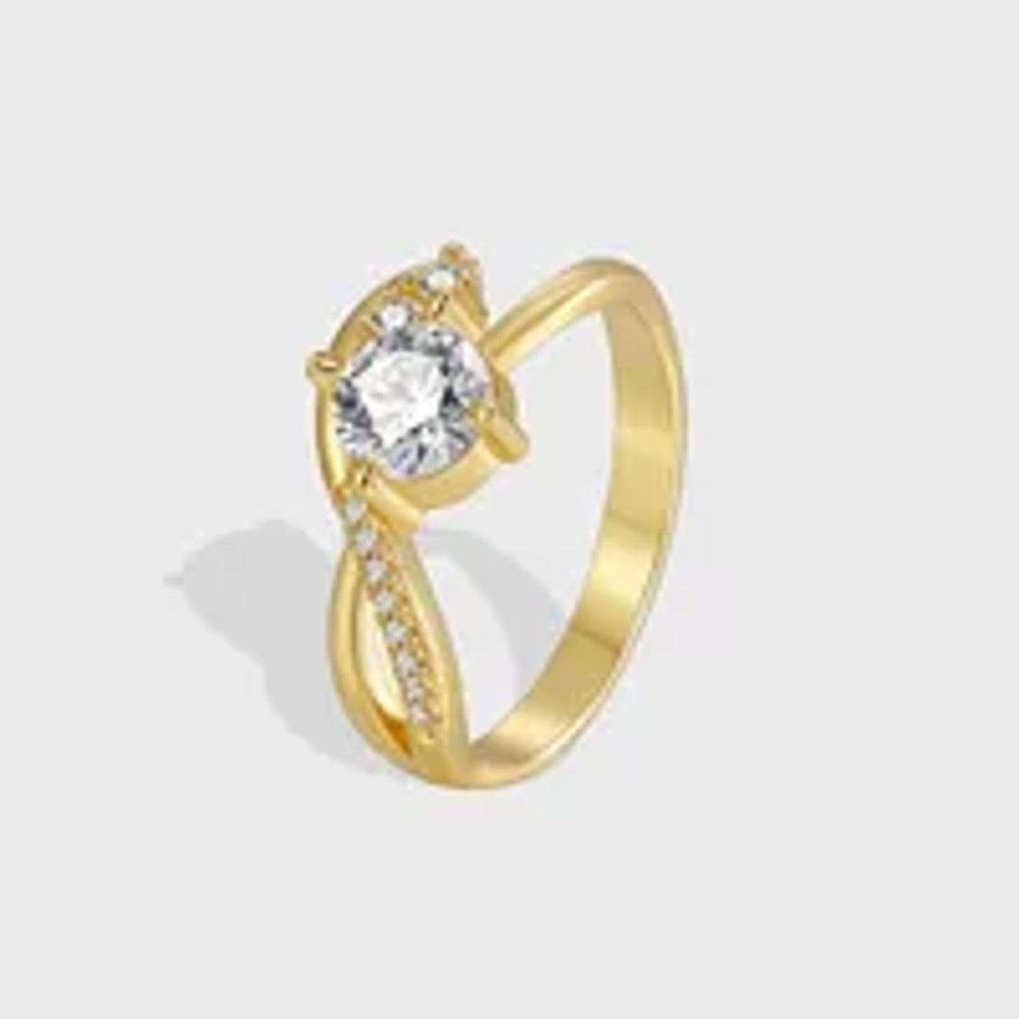 Round accent swirl - Ring - Gold - CZs - Size 8