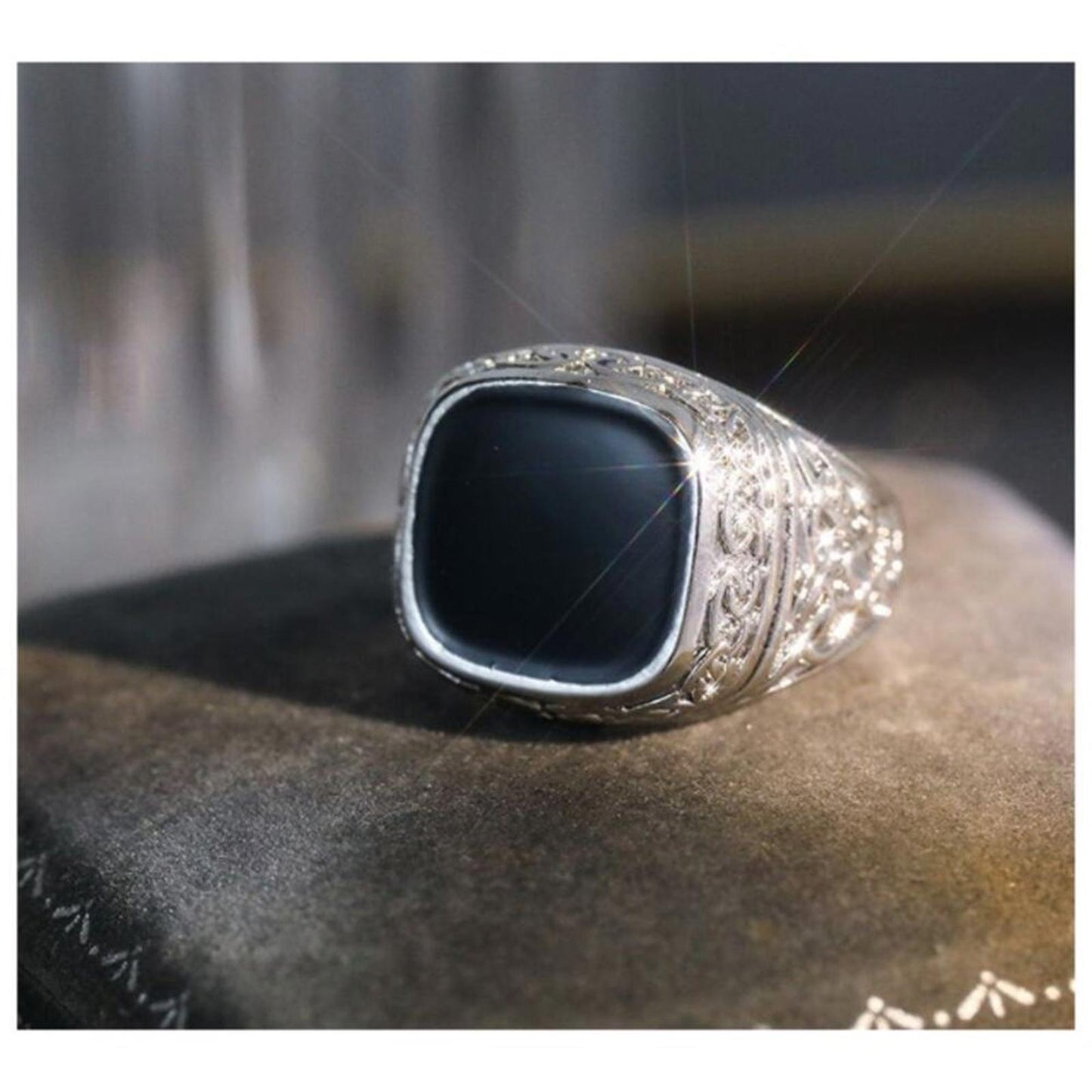 Black intricate ring - silver - Stone - Size 10.