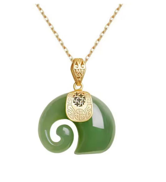 Natural green jade - Necklace - Gold - 18"