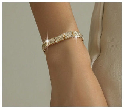 Round stone link - Bracelet - Gold - CZs - 7.5"