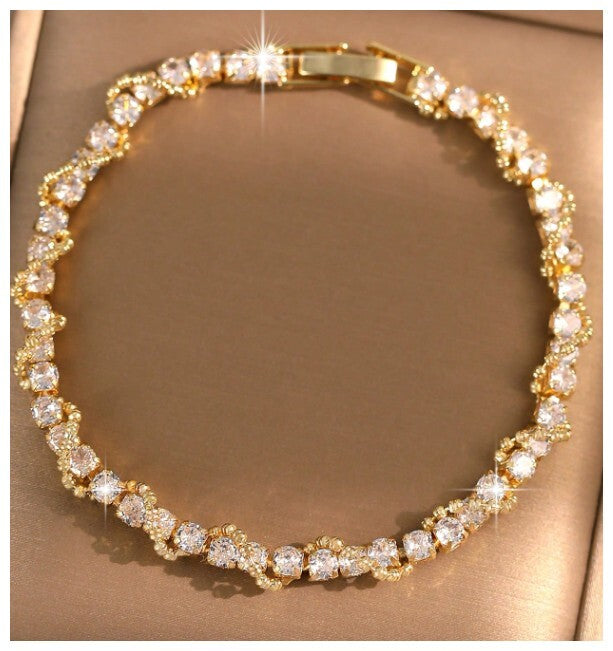 Twirled sparkle - Bracelet - Gold - CZs - 7"