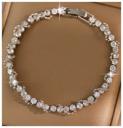 Twirled sparkle - Bracelet - Silver - CZs - 7"