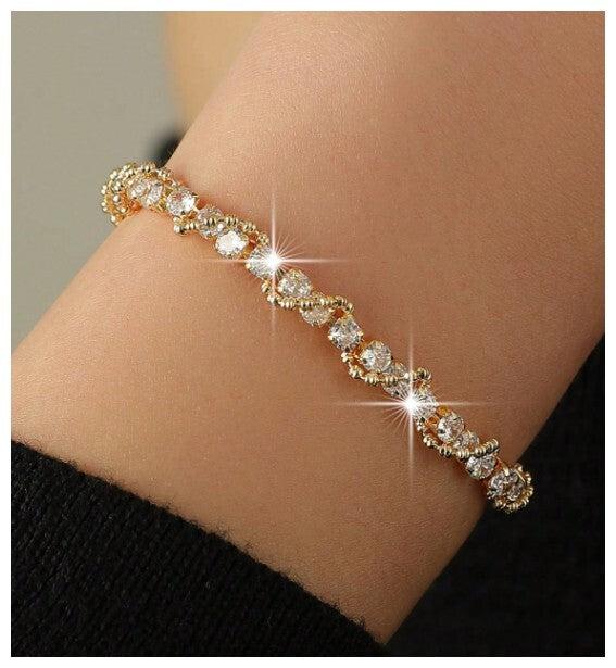 Twirled sparkle - Bracelet - Gold - CZs - 7"
