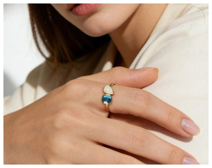 Blue and simulated opal - Ring - Gold - CZs - Size 7