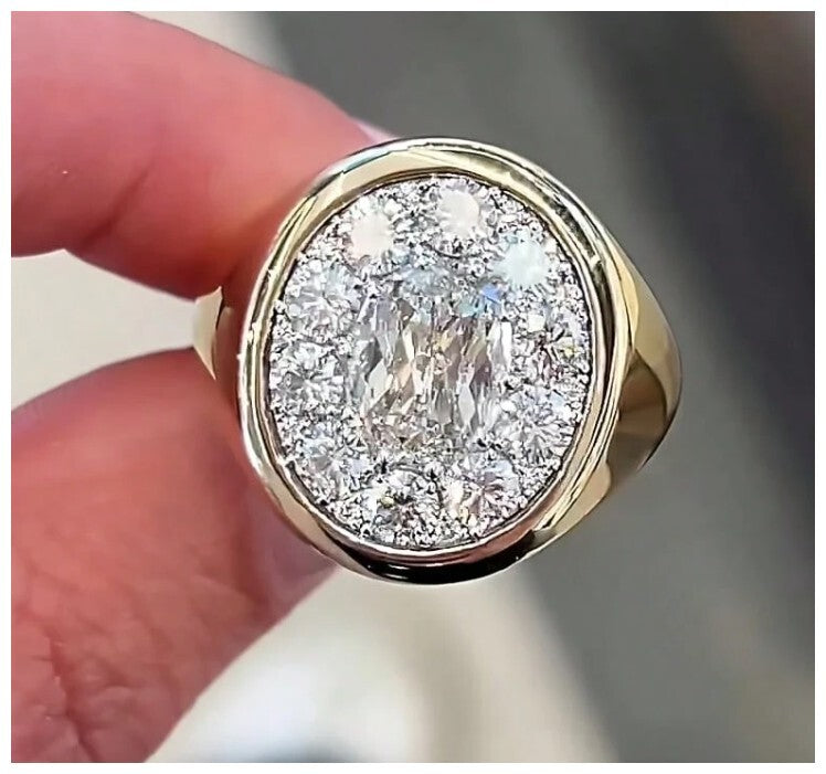 Pigeon egg - Ring - Gold - CZs - Size 7