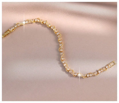 Twirled sparkle - Bracelet - Gold - CZs - 7"