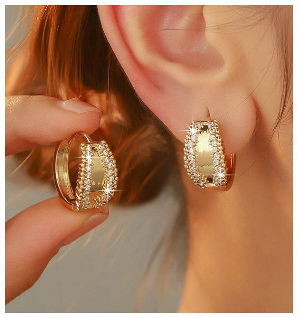Stone rimmed hoop - Earrings - Gold - CZs - 1"