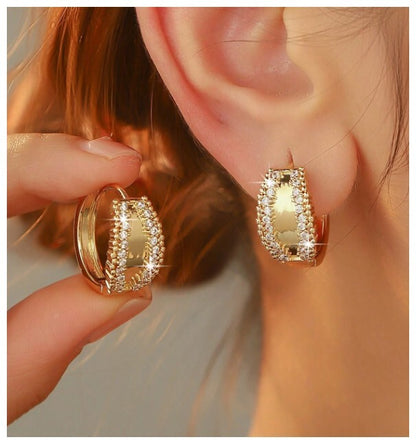 Stone rimmed hoop - Earrings - Gold - CZs - 1"
