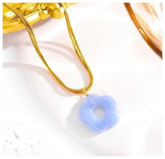 Blue flower pendant - Necklace - Gold - 18"