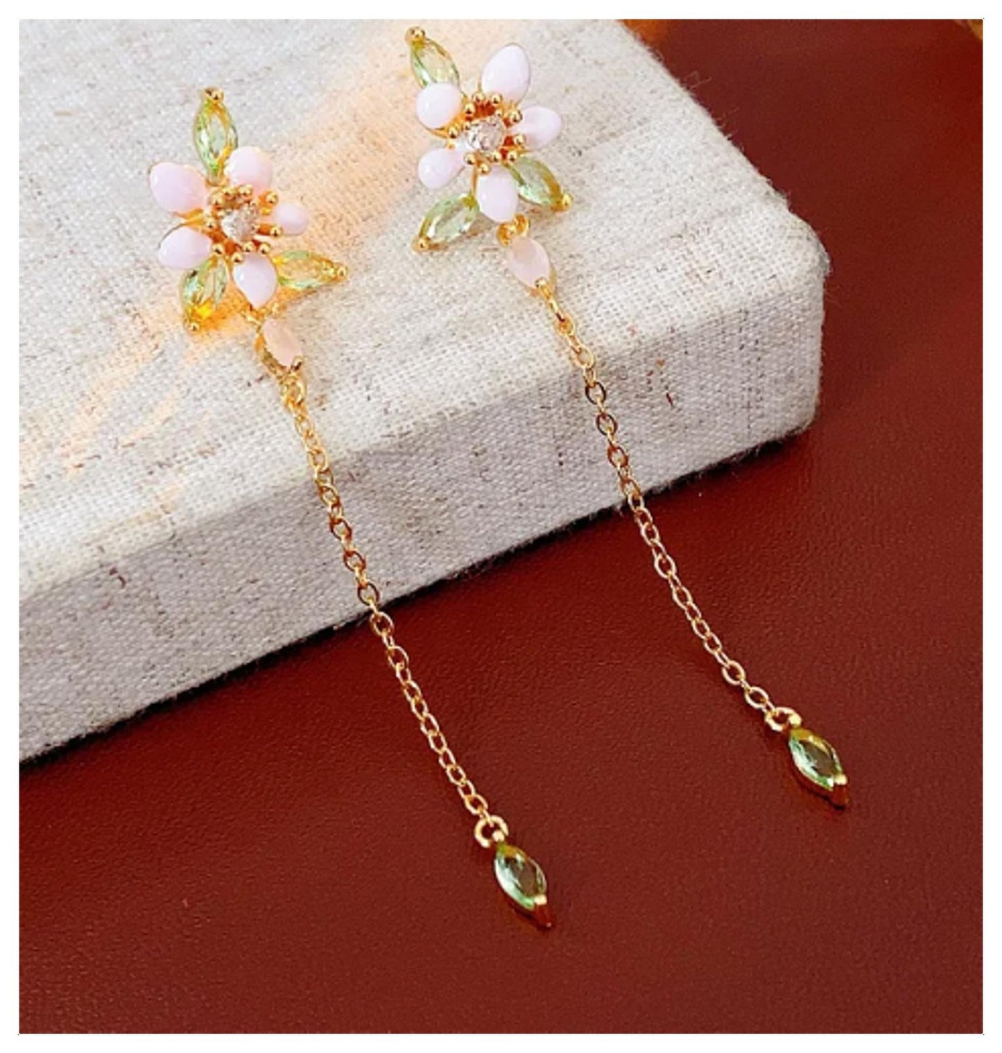 White and green flower - Necklace/Earring/Bracelet set - Gold - CZs - 18"