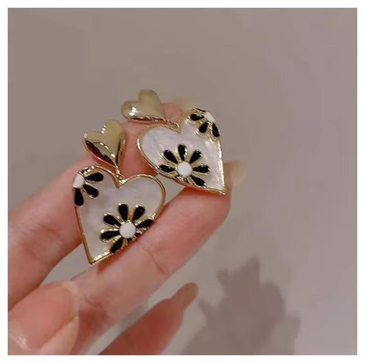 Gold and white heart daisy - Earrings - Gold - 2"