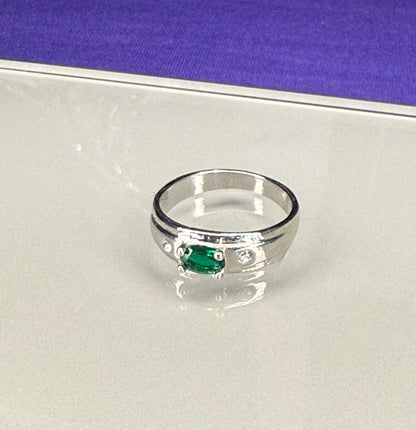 Green oval band - Ring - Silver - CZs - Size 9