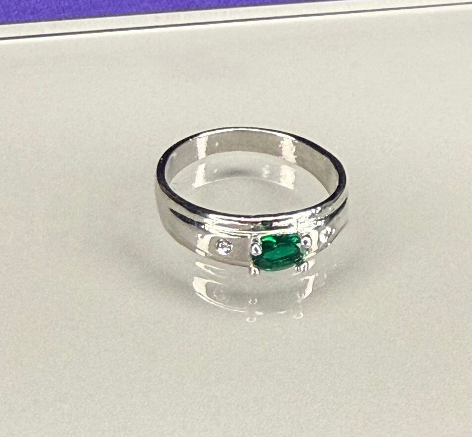 Green oval band - Ring - Silver - CZs - Size 8